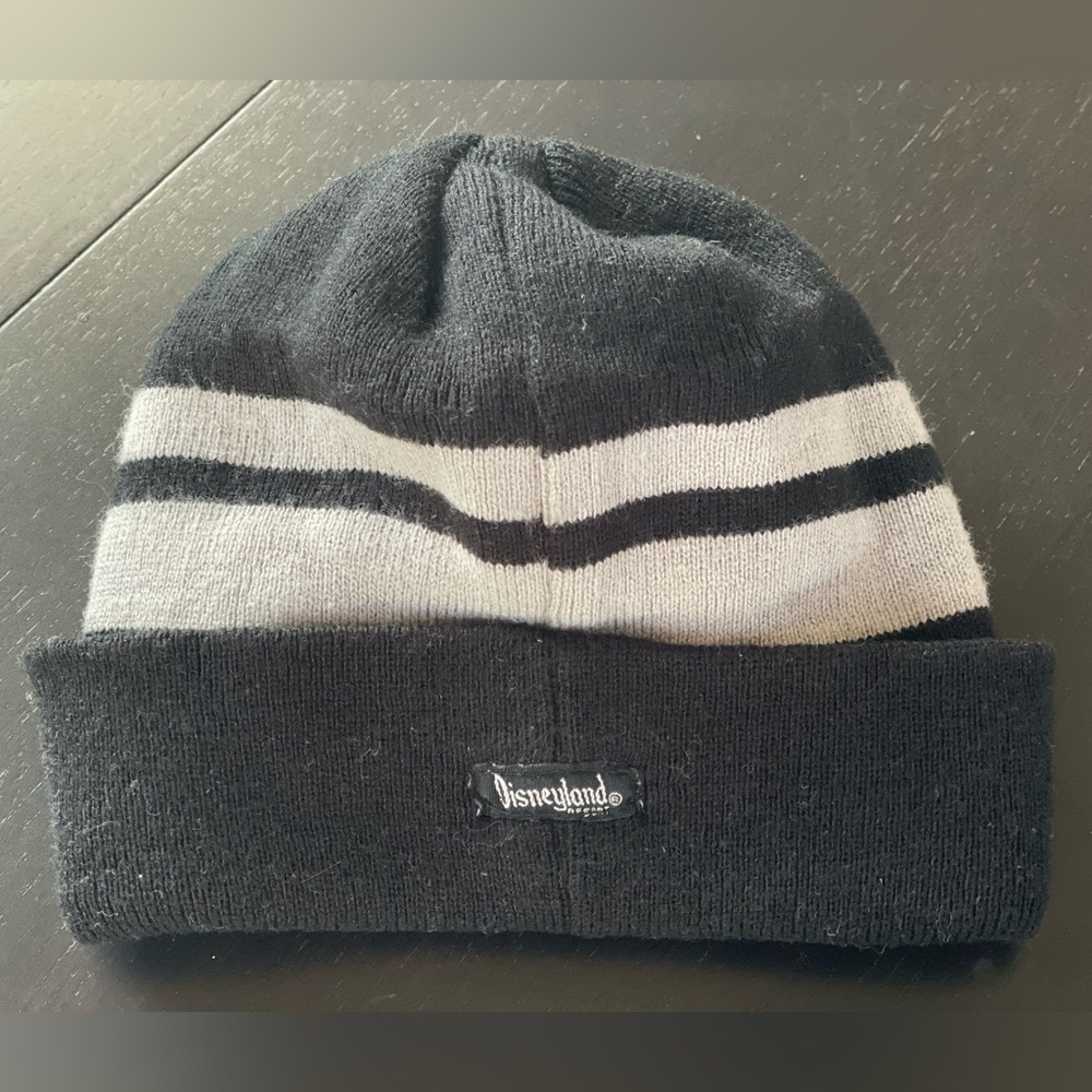 Disney Fleece Beanie Hat β Unisex Vintage βDβ Beanie - Picture 8 of 13